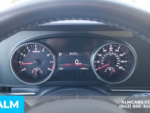 Used 2024 Kia Carnival LX image 32