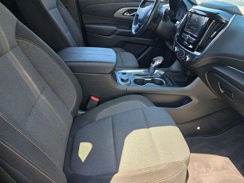 Certified 2021 Chevrolet Traverse LT FWD image 23