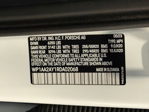 Certified 2024 Porsche Cayenne AWD/4WD image 26