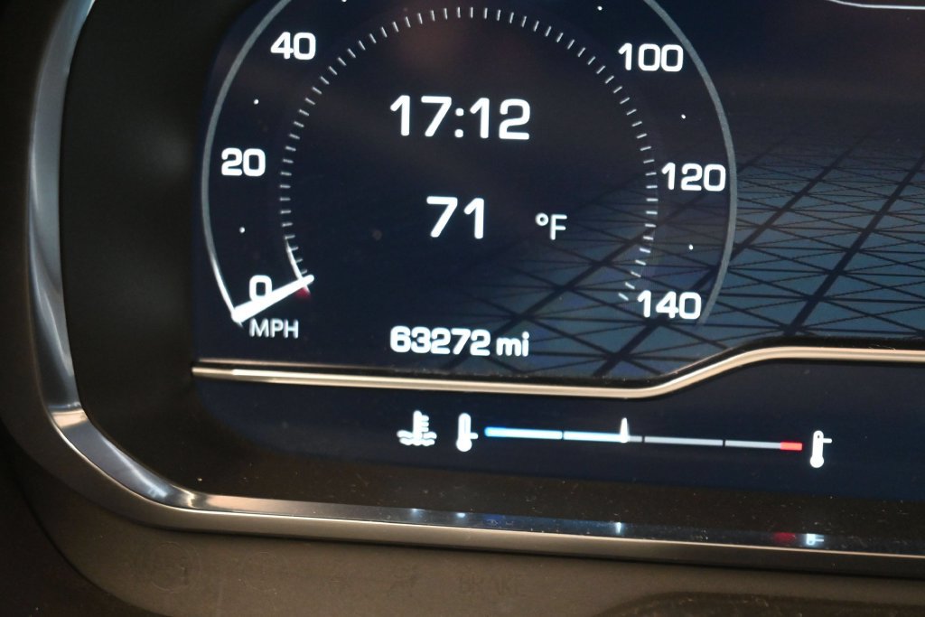 Used 2024 GMC Yukon SLE AWD/4WD image 18