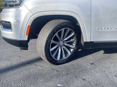 Used 2024 Jeep Grand Wagoneer Series I w/ Flexible Seating Group image 32