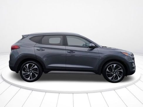 Used 2019 Hyundai Tucson Sport FWD image 2