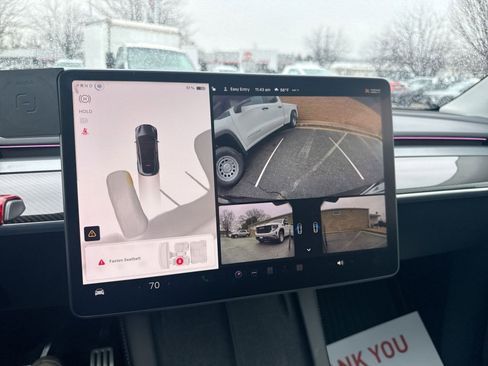 Used 2023 Tesla Model Y Performance image 19