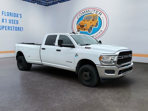 Used 2019 RAM 3500 Tradesman w/ Chrome Appearance Group image 8