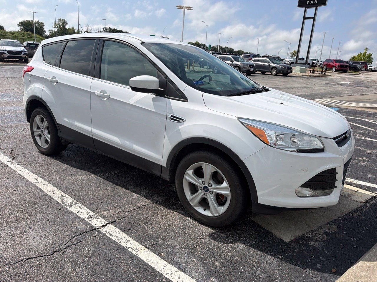 Used 2016 Ford Escape SE w/ SE Cold Weather Package FWD image 3