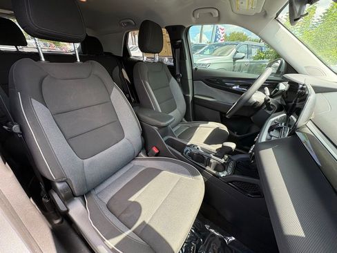 Used 2024 Chevrolet TrailBlazer LT w/ Driver Confidence Package FWD image 27