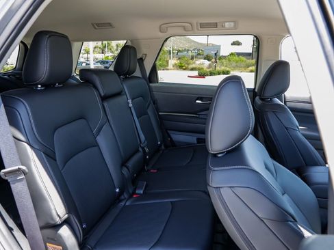 New 2026 Nissan Pathfinder SL FWD image 20