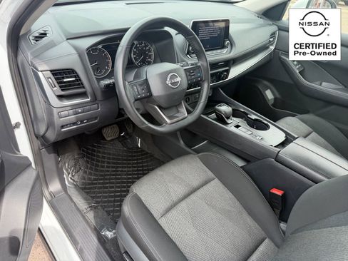 Certified 2025 Nissan Rogue SV FWD image 14