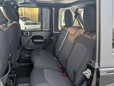 Used 2021 Jeep Wrangler Unlimited Sport image 13