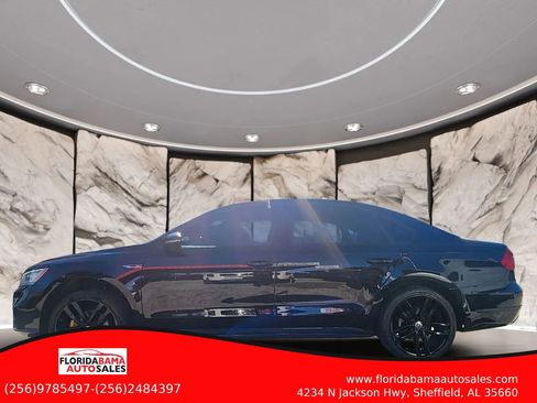 Used 2018 Volkswagen Passat 2.0T S FWD image 4