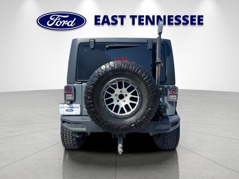 Used 2014 Jeep Wrangler Unlimited Rubicon w/ Dual Top Group AWD/4WD image 4