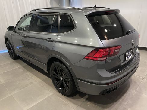 Used 2023 Volkswagen Tiguan SE R-Line AWD/4WD image 4