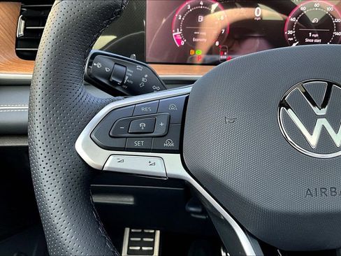 New 2026 Volkswagen Tiguan SEL R-Line image 10