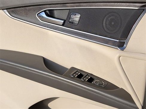 Used 2018 Lincoln MKX Reserve w/ Lincoln MKX Climate Package image 20