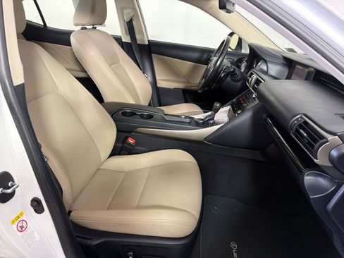 Used 2018 Lexus IS 300 AWD image 20