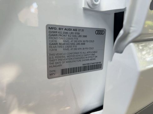 New 2025 Audi Q3 2.0T Premium image 18