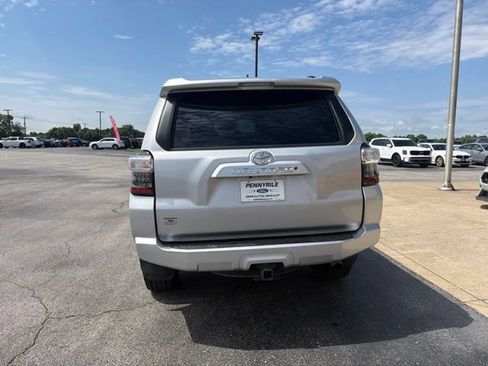 Used 2021 Toyota 4Runner SR5 AWD/4WD image 6