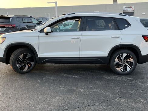 New 2026 Volkswagen Taos SE AWD/4WD image 24