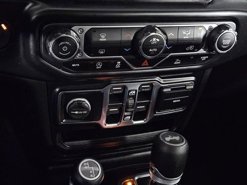 Used 2022 Jeep Wrangler Unlimited Sport AWD/4WD image 16
