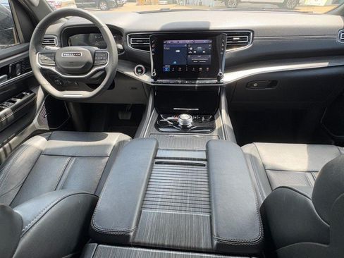 Used 2024 Jeep Wagoneer Series II AWD/4WD image 12