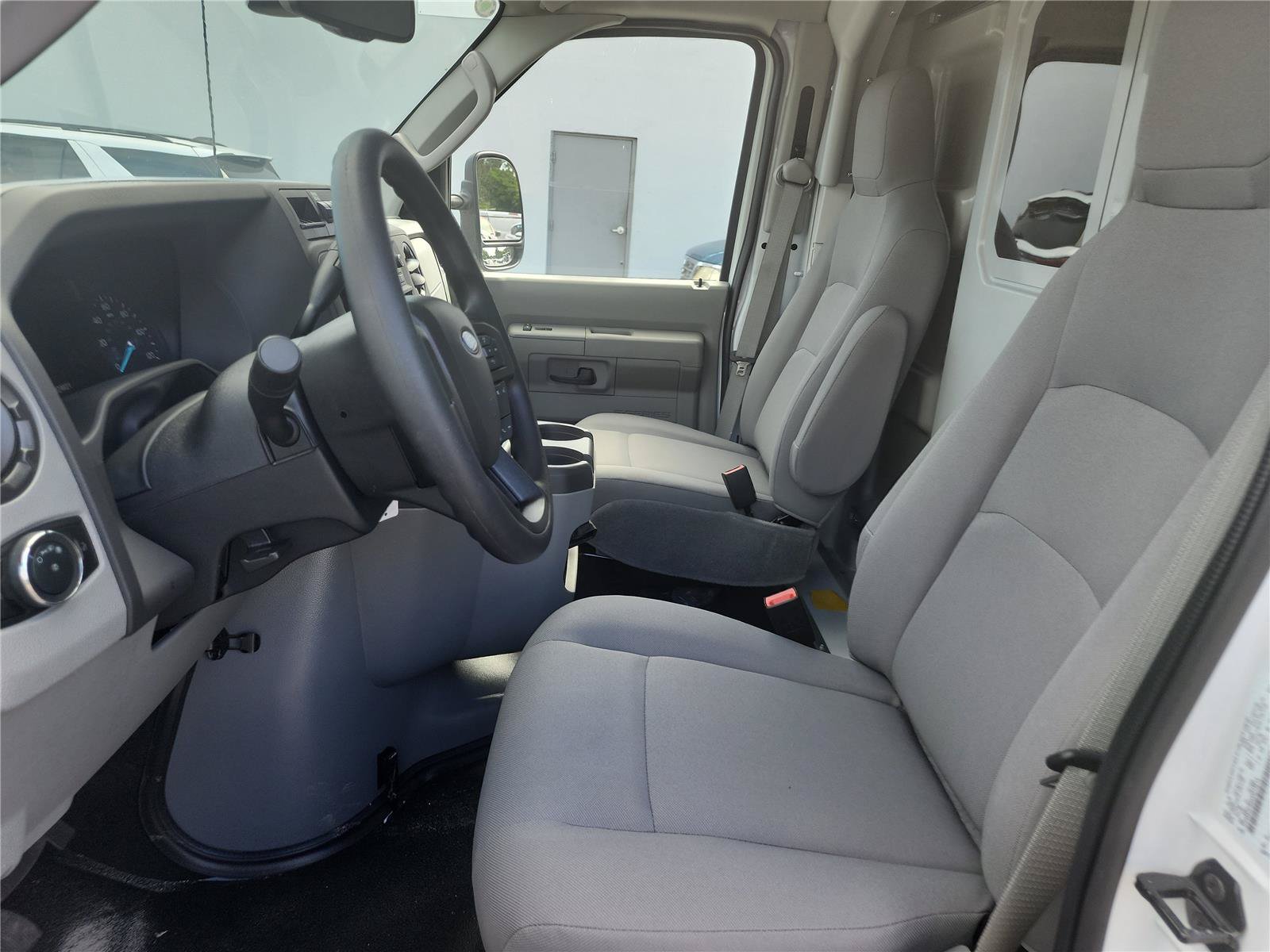 New 2027 Ford E-350 and Econoline 350 Super Duty w/ Power Equipment Group RWD image 13