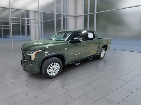 Used 2023 Toyota Tundra SR5 w/ SR5 Premium Package image 4