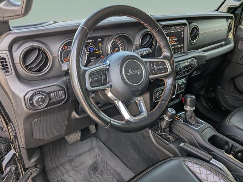 Used 2021 Jeep Gladiator Overland AWD/4WD image 8