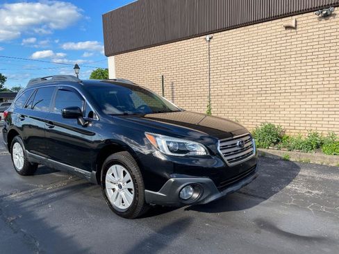 Used 2015 Subaru Outback 2.5i Premium AWD/4WD image 6