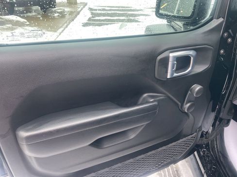 Used 2021 Jeep Wrangler Unlimited Sport image 14