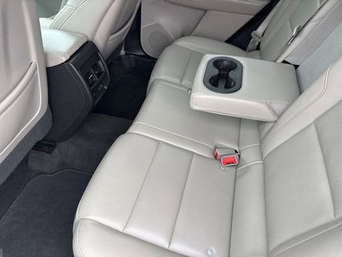 Used 2019 Cadillac XT4 Luxury w/ Cold Weather Package FWD image 30