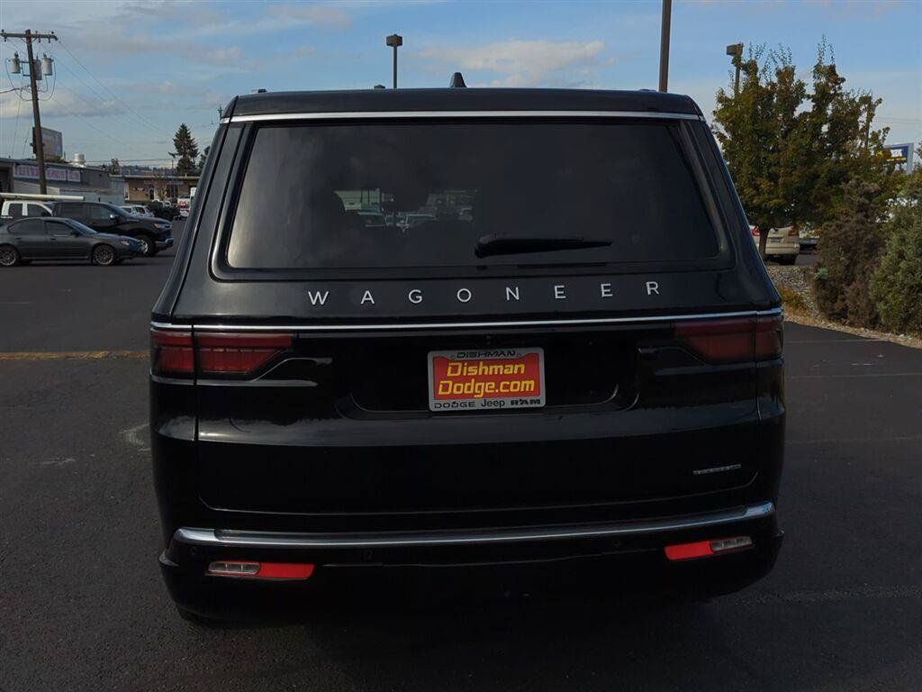 Used 2024 Jeep Wagoneer L Series II w/ Premium Group I AWD/4WD image 3