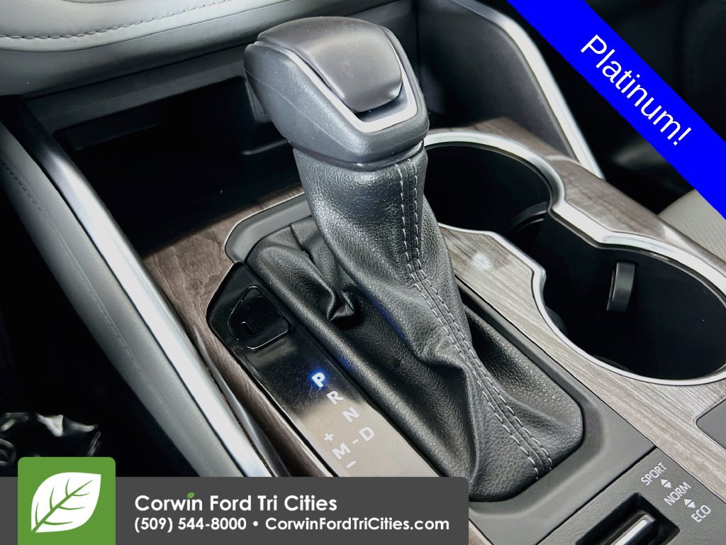 Used 2025 Toyota Highlander Platinum AWD/4WD image 9