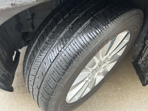 Used 2017 Toyota Sienna XLE image 10