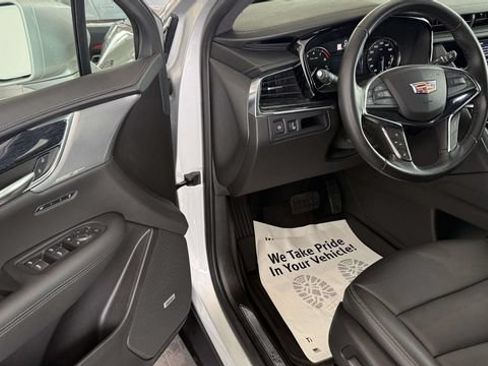 Used 2020 Cadillac XT5 Premium Luxury w/ LPO, Floor Liner Package AWD/4WD image 15