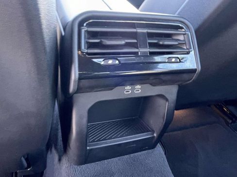 Used 2026 BMW 530i RWD image 11