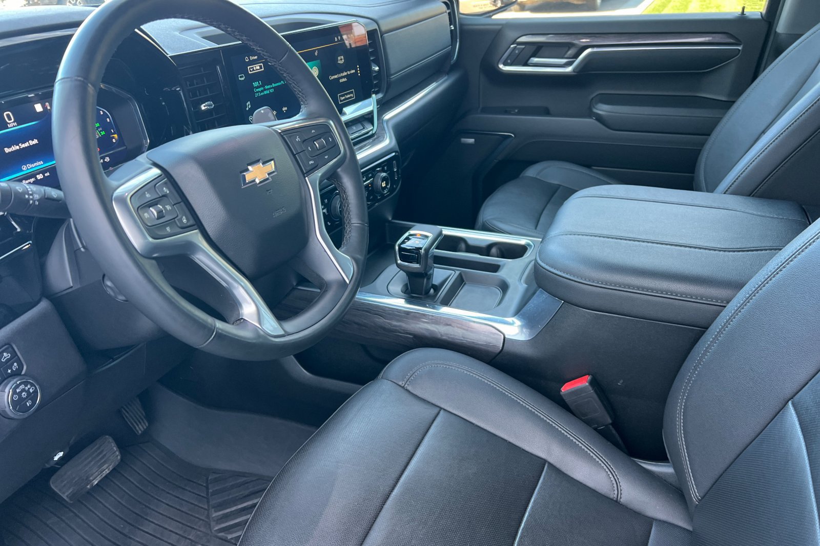 Used 2023 Chevrolet Silverado 1500 LTZ w/ LTZ Premium Package AWD/4WD image 7
