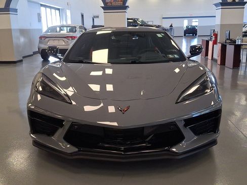 Used 2024 Chevrolet Corvette Stingray Preferred Cpe w/ Z51 Performance Package RWD image 2