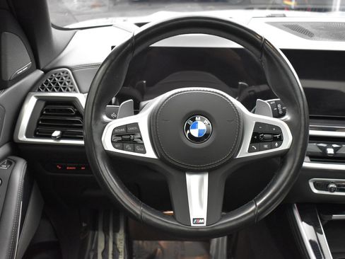 Used 2024 BMW X5 xDrive40i w/ M Sport Package AWD/4WD image 15