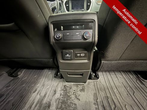 Used 2023 GMC Acadia SLE w/ Driver Convenience Package AWD/4WD image 42