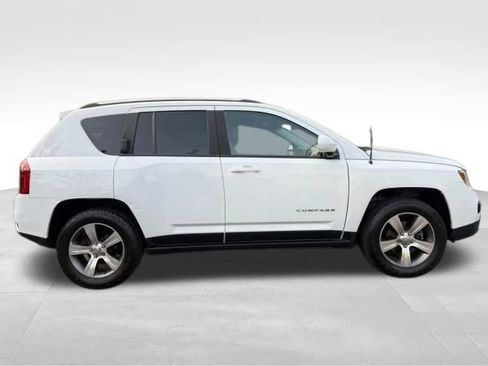 Used 2016 Jeep Compass High Altitude image 8
