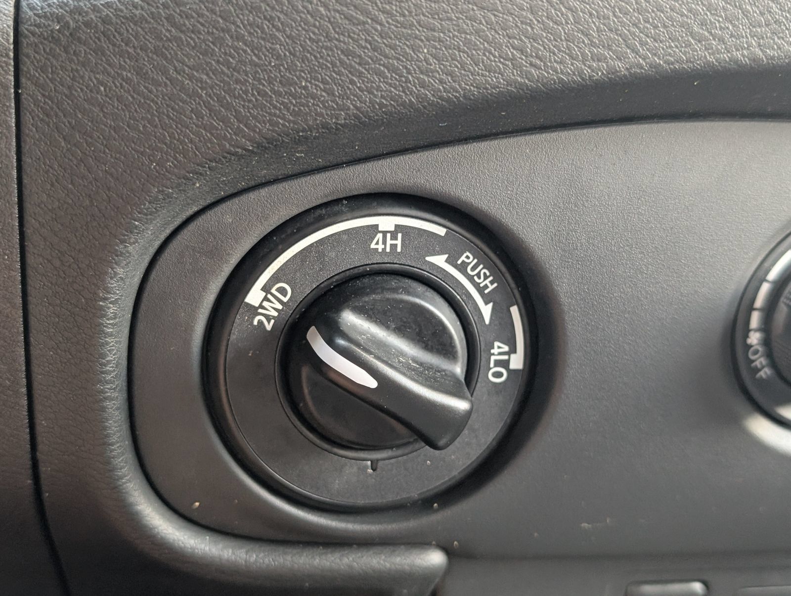 Used 2024 Nissan Frontier S w/ Technology Package AWD/4WD image 6