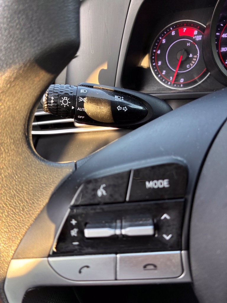 Used 2023 Hyundai Elantra SEL FWD image 29