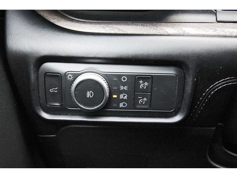 Used 2021 Ford Explorer Platinum w/ Equipment Group 601A AWD/4WD image 21
