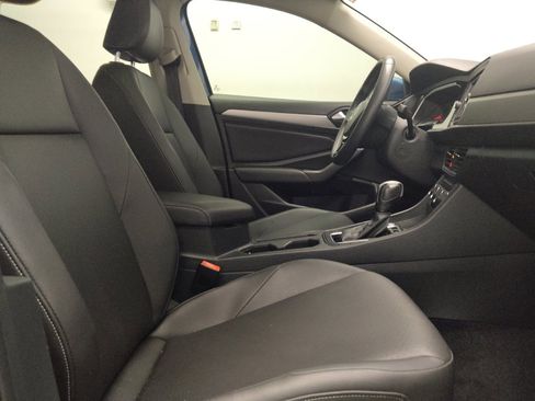 Used 2020 Volkswagen Jetta SE FWD image 21