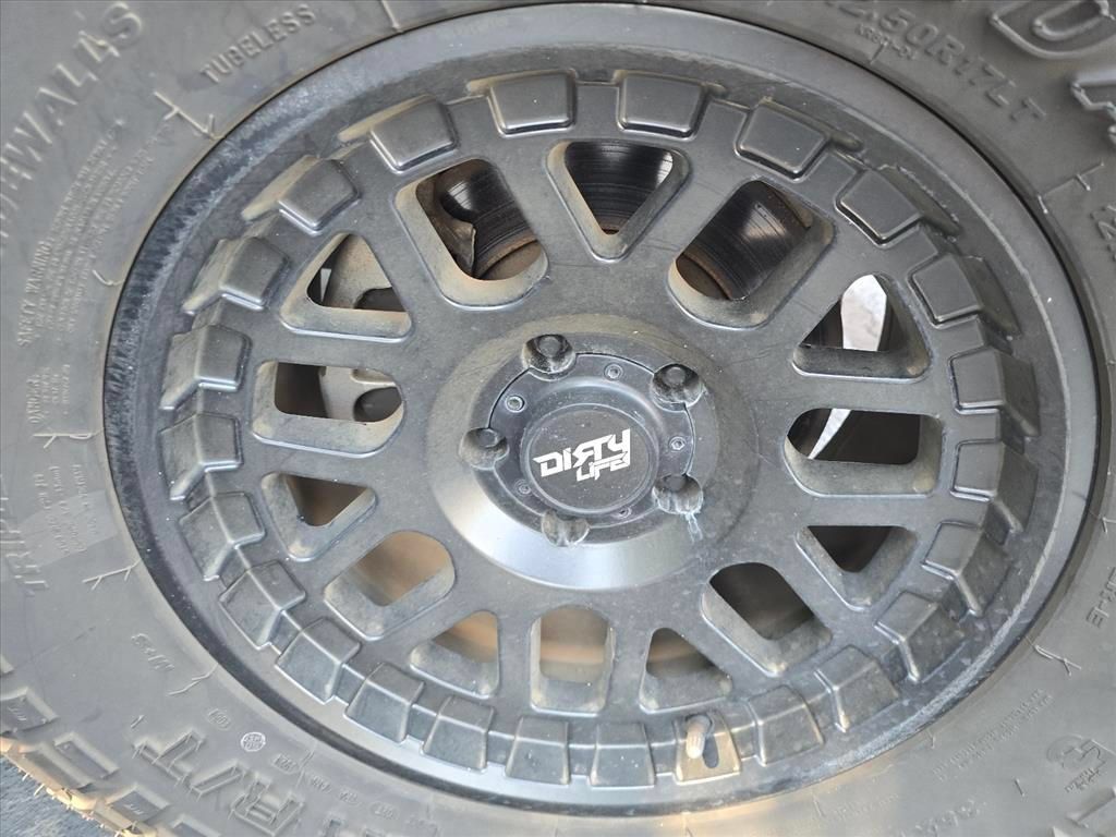 Used 2022 Jeep Gladiator Sport AWD/4WD image 9