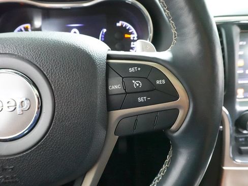 Used 2016 Jeep Grand Cherokee Limited AWD/4WD image 15