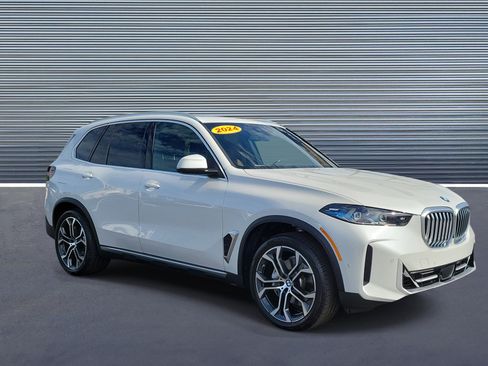 Used 2024 BMW X5 sDrive40i w/ Premium Package RWD image 2