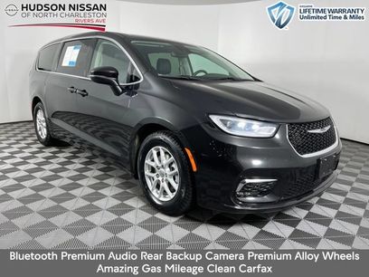 Used 2023 Chrysler Pacifica Touring-L
