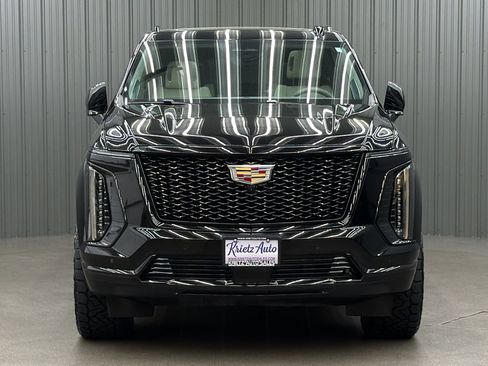 Used 2026 Cadillac Escalade Platinum Sport AWD/4WD image 8