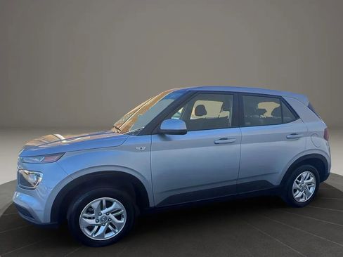 Used 2022 Hyundai Venue SE image 8